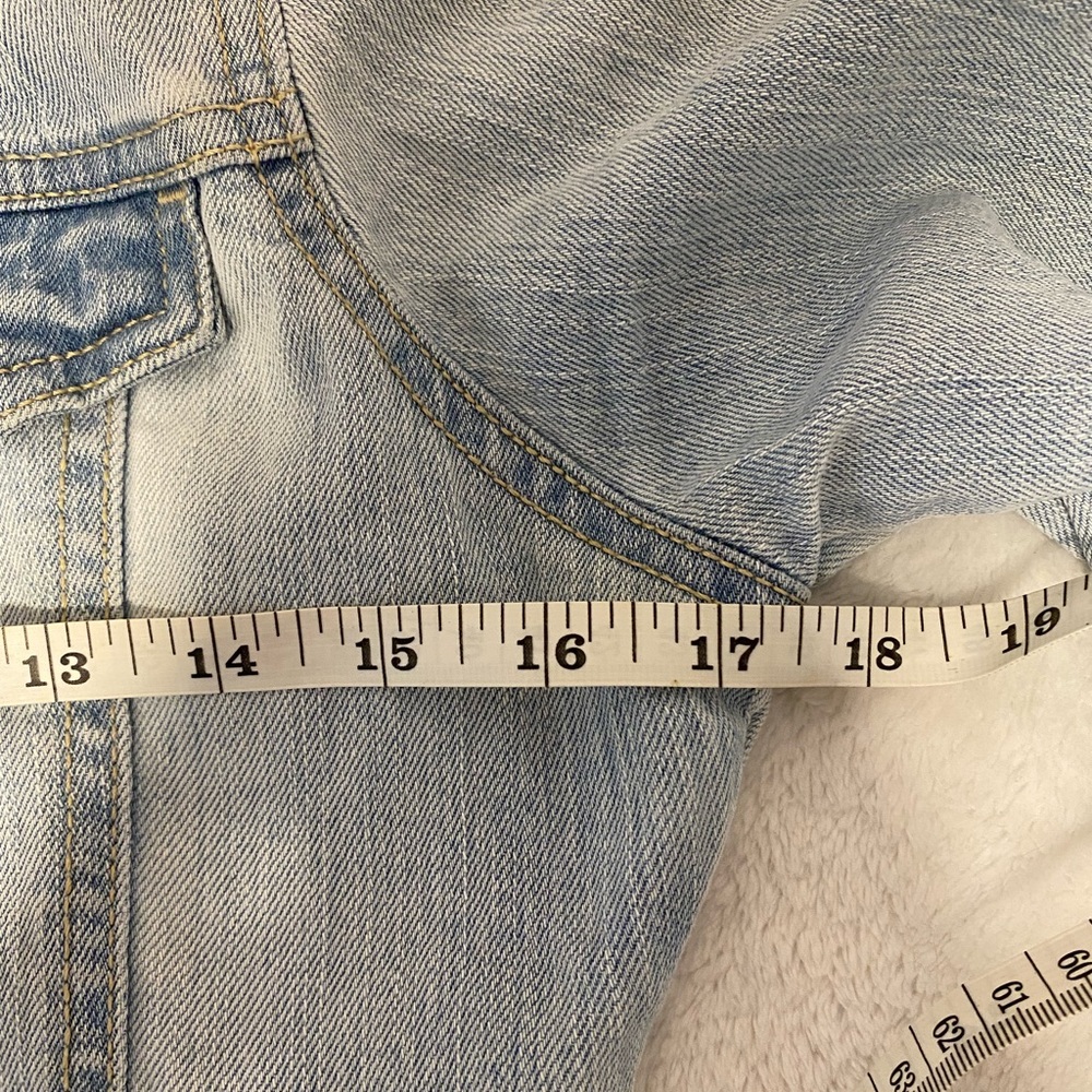 Denim jacket. - Picture 6 of 7